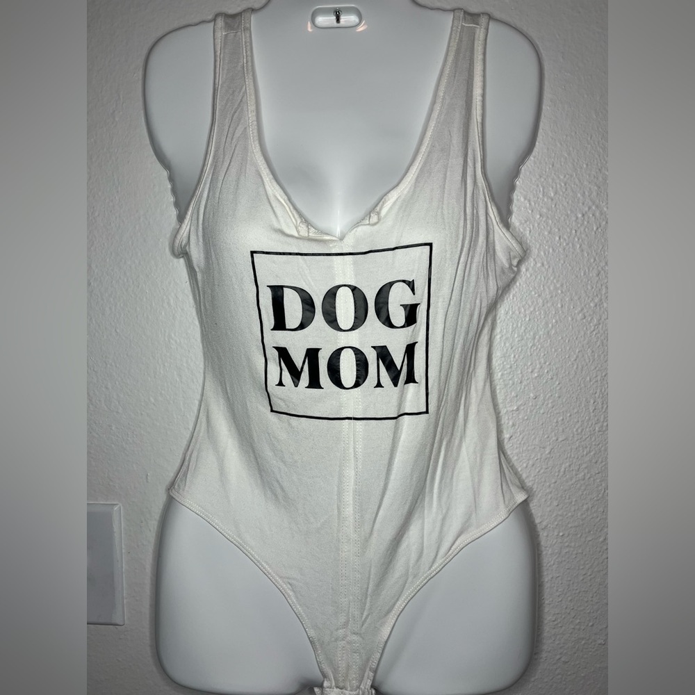 Wasabi + Mint “Dog Mom” Graphic Bodysuit – Size M